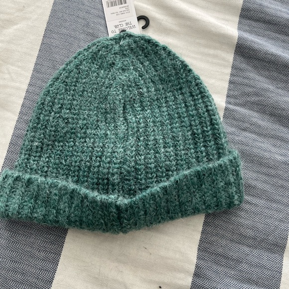 Billy bones beanie - Picture 2 of 3